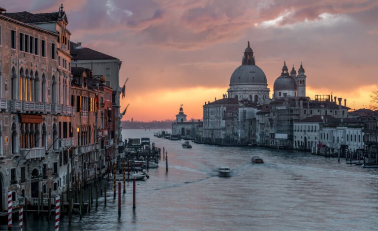 Venice, Julia Martin